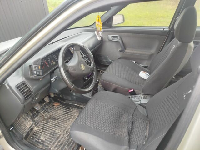 Серый ВАЗ 2111, объемом двигателя 1.6 л и пробегом 220 тыс. км за 1150 $, фото 4 на Automoto.ua