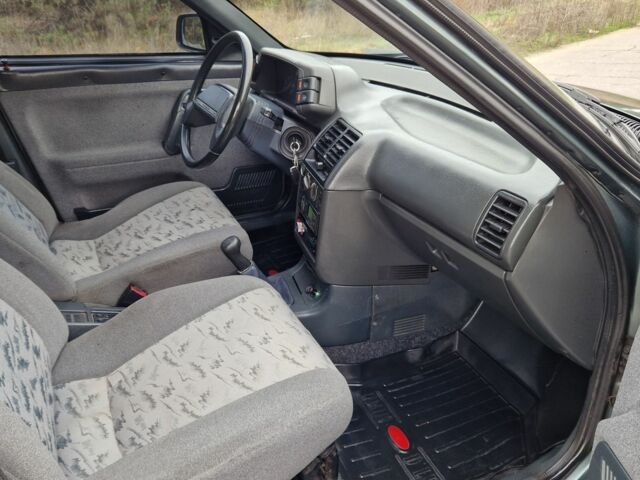 Серый ВАЗ 2111, объемом двигателя 1.6 л и пробегом 134 тыс. км за 2350 $, фото 15 на Automoto.ua