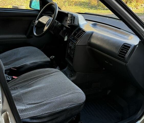 ВАЗ 2111 2006 в Синельниковом на Automoto.ua Серый ВАЗ 2111, объемом двигателя 0 л и пробегом 57 тыс. км за 2031 $, фото 6 на Automoto.ua