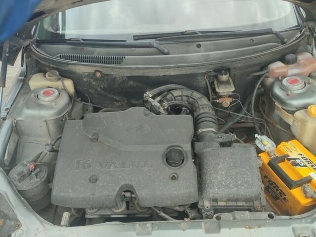 Серый ВАЗ 2111, объемом двигателя 1.6 л и пробегом 111 тыс. км за 999 $, фото 2 на Automoto.ua