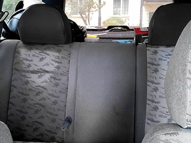 Серый ВАЗ 2111, объемом двигателя 1.6 л и пробегом 450 тыс. км за 2100 $, фото 4 на Automoto.ua