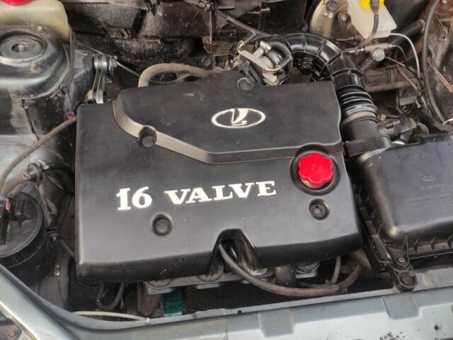 Серый ВАЗ 2111, объемом двигателя 1 л и пробегом 200 тыс. км за 1500 $, фото 2 на Automoto.ua