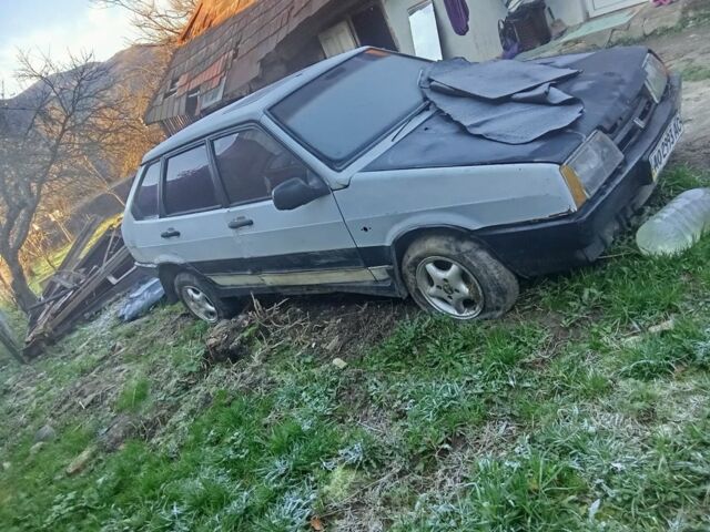 Серый ВАЗ 2111, объемом двигателя 1.6 л и пробегом 300 тыс. км за 700 $, фото 7 на Automoto.ua