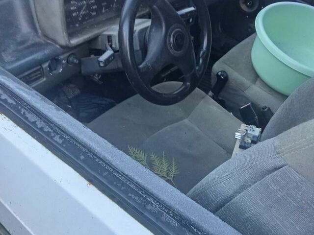 Серый ВАЗ 2111, объемом двигателя 1.6 л и пробегом 300 тыс. км за 700 $, фото 6 на Automoto.ua