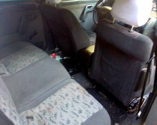 Серый ВАЗ 2111, объемом двигателя 1.6 л и пробегом 300 тыс. км за 1500 $, фото 4 на Automoto.ua