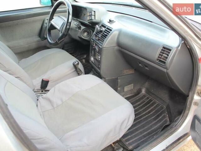 Серый ВАЗ 2111, объемом двигателя 1.6 л и пробегом 188 тыс. км за 1800 $, фото 10 на Automoto.ua