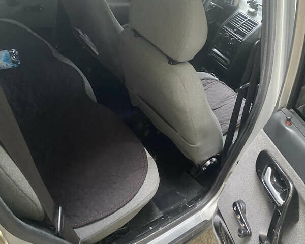 Серый ВАЗ 2111, объемом двигателя 1.6 л и пробегом 286 тыс. км за 2800 $, фото 2 на Automoto.ua