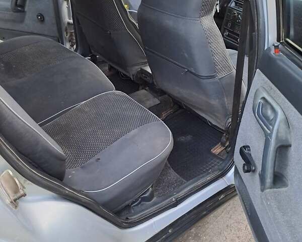 Серый ВАЗ 2111, объемом двигателя 1.6 л и пробегом 250 тыс. км за 2300 $, фото 6 на Automoto.ua