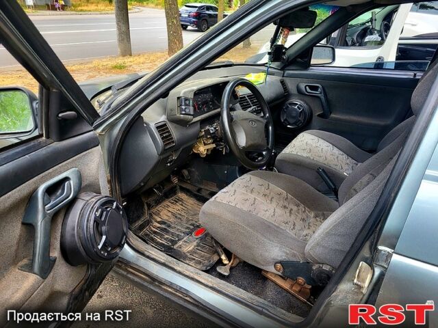 Серый ВАЗ 2111, объемом двигателя 1.6 л и пробегом 450 тыс. км за 2100 $, фото 3 на Automoto.ua