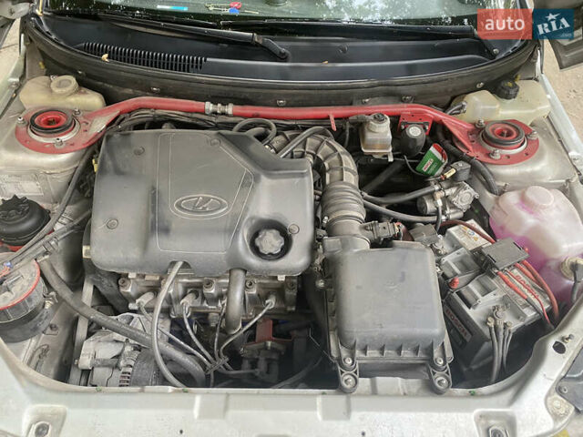 Серый ВАЗ 2111, объемом двигателя 1.6 л и пробегом 286 тыс. км за 2800 $, фото 12 на Automoto.ua