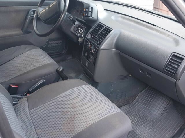 Сірий ВАЗ 2111, об'ємом двигуна 1.6 л та пробігом 20 тис. км за 2183 $, фото 13 на Automoto.ua