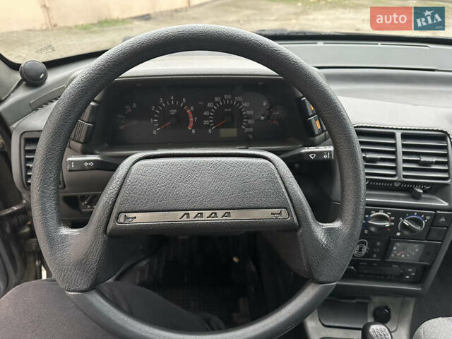 Серый ВАЗ 2111, объемом двигателя 1.6 л и пробегом 274 тыс. км за 2800 $, фото 12 на Automoto.ua