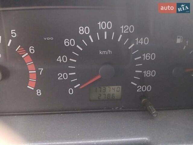 Сірий ВАЗ 2111, об'ємом двигуна 1.6 л та пробігом 173 тис. км за 2000 $, фото 3 на Automoto.ua