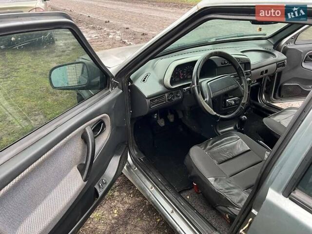 Серый ВАЗ 2111, объемом двигателя 1.6 л и пробегом 242 тыс. км за 1500 $, фото 5 на Automoto.ua