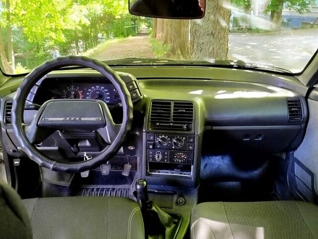 Сірий ВАЗ 2111, об'ємом двигуна 1.6 л та пробігом 202 тис. км за 2000 $, фото 5 на Automoto.ua