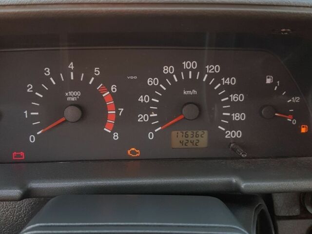 Серый ВАЗ 2111, объемом двигателя 1.6 л и пробегом 176 тыс. км за 2100 $, фото 9 на Automoto.ua