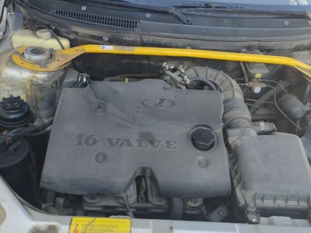 Серый ВАЗ 2111, объемом двигателя 1.6 л и пробегом 230 тыс. км за 2000 $, фото 7 на Automoto.ua