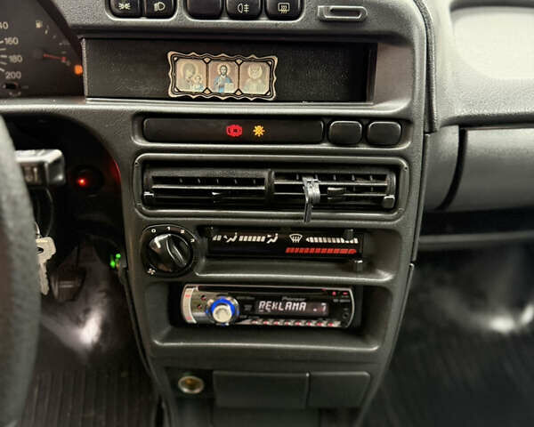 Серый ВАЗ 2111, объемом двигателя 1.6 л и пробегом 135 тыс. км за 2400 $, фото 18 на Automoto.ua