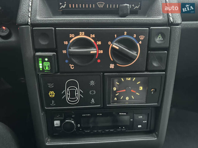 Серый ВАЗ 2111, объемом двигателя 1.6 л и пробегом 274 тыс. км за 2800 $, фото 16 на Automoto.ua