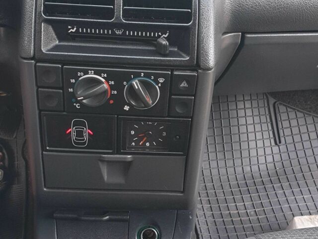Сірий ВАЗ 2111, об'ємом двигуна 1.6 л та пробігом 20 тис. км за 2183 $, фото 20 на Automoto.ua