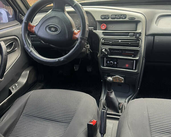 Серый ВАЗ 2111, объемом двигателя 1.6 л и пробегом 200 тыс. км за 2000 $, фото 9 на Automoto.ua