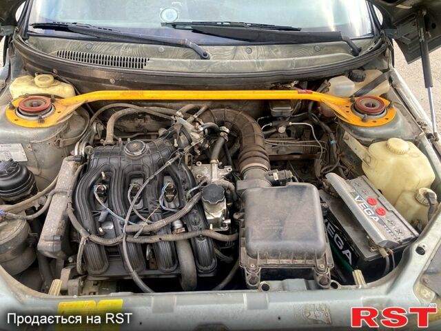 Серый ВАЗ 2111, объемом двигателя 1.6 л и пробегом 252 тыс. км за 2100 $, фото 6 на Automoto.ua
