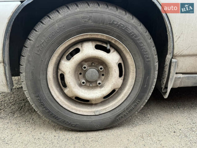 Серый ВАЗ 2111, объемом двигателя 1.6 л и пробегом 82 тыс. км за 2550 $, фото 7 на Automoto.ua