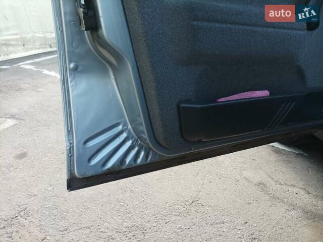 Серый ВАЗ 2111, объемом двигателя 1.6 л и пробегом 160 тыс. км за 2800 $, фото 5 на Automoto.ua