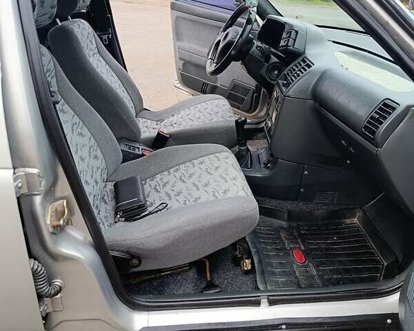 Серый ВАЗ 2111, объемом двигателя 0 л и пробегом 237 тыс. км за 2650 $, фото 2 на Automoto.ua