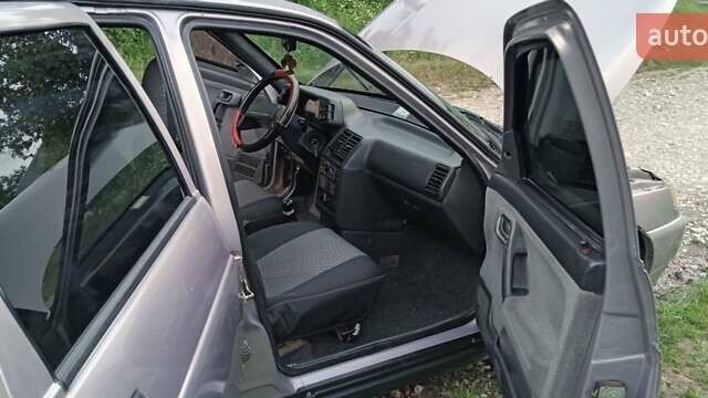 Серый ВАЗ 2111, объемом двигателя 1.6 л и пробегом 179 тыс. км за 1950 $, фото 8 на Automoto.ua