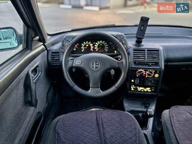 Серый ВАЗ 2111, объемом двигателя 1.6 л и пробегом 222 тыс. км за 899 $, фото 6 на Automoto.ua