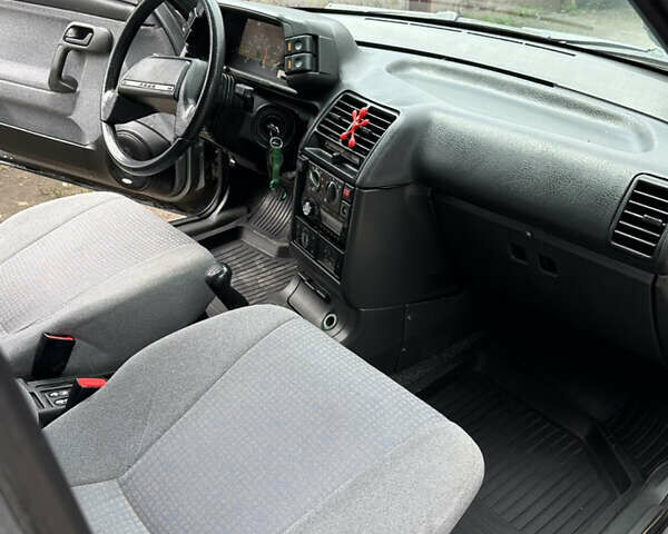 Серый ВАЗ 2111, объемом двигателя 1.6 л и пробегом 290 тыс. км за 1600 $, фото 15 на Automoto.ua