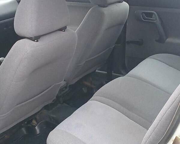 Серый ВАЗ 2111, объемом двигателя 1.6 л и пробегом 134 тыс. км за 2100 $, фото 15 на Automoto.ua