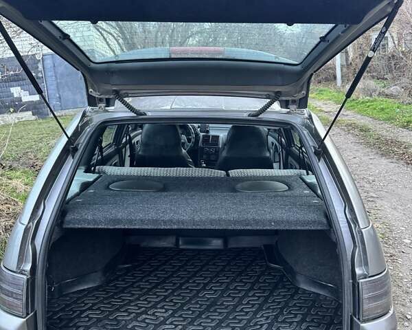 Серый ВАЗ 2111, объемом двигателя 1.6 л и пробегом 57 тыс. км за 3100 $, фото 18 на Automoto.ua