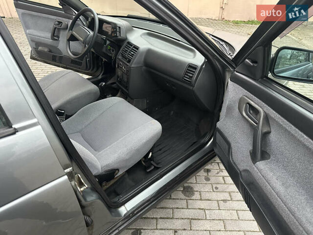 Серый ВАЗ 2111, объемом двигателя 1.6 л и пробегом 274 тыс. км за 2800 $, фото 11 на Automoto.ua