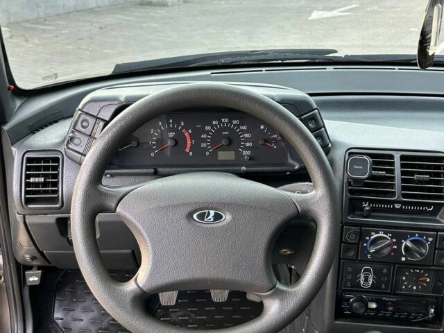 Сірий ВАЗ 2111, об'ємом двигуна 1.6 л та пробігом 250 тис. км за 3199 $, фото 8 на Automoto.ua