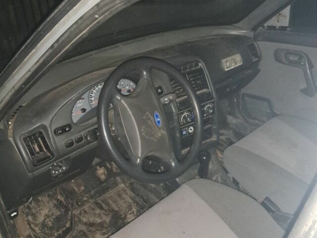 Серый ВАЗ 2111, объемом двигателя 1.5 л и пробегом 96 тыс. км за 520 $, фото 3 на Automoto.ua