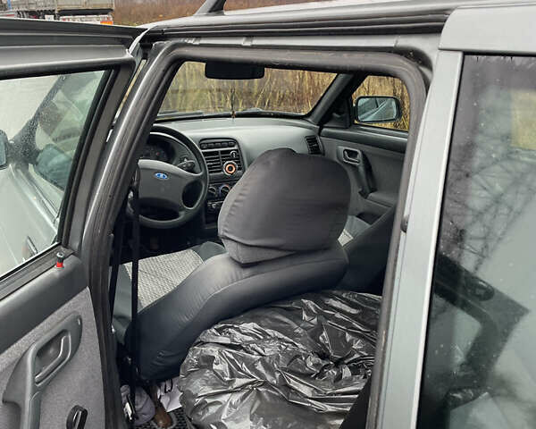 Серый ВАЗ 2111, объемом двигателя 1.6 л и пробегом 37 тыс. км за 3000 $, фото 7 на Automoto.ua