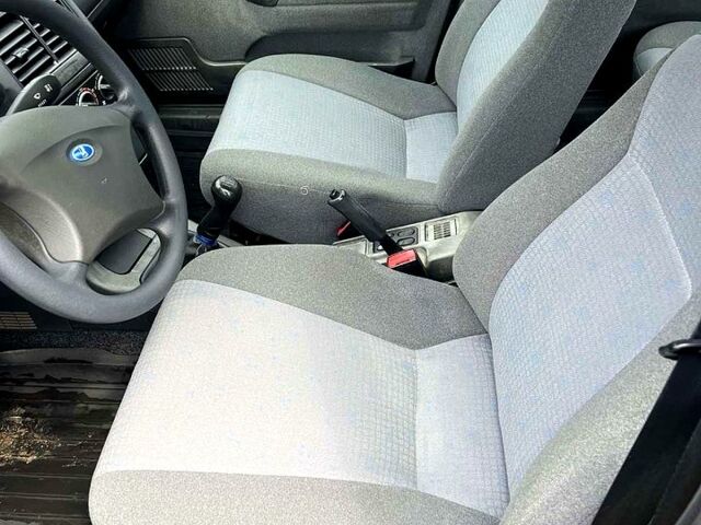 Серый ВАЗ 2111, объемом двигателя 1.6 л и пробегом 0 тыс. км за 1750 $, фото 4 на Automoto.ua