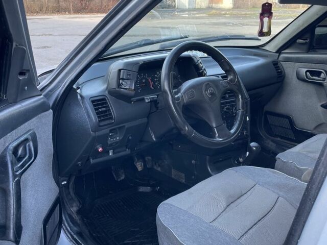 Серый ВАЗ 2111, объемом двигателя 1.6 л и пробегом 180 тыс. км за 1250 $, фото 5 на Automoto.ua