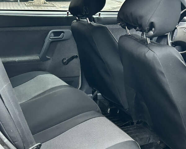 Серый ВАЗ 2111, объемом двигателя 1.6 л и пробегом 250 тыс. км за 1450 $, фото 6 на Automoto.ua