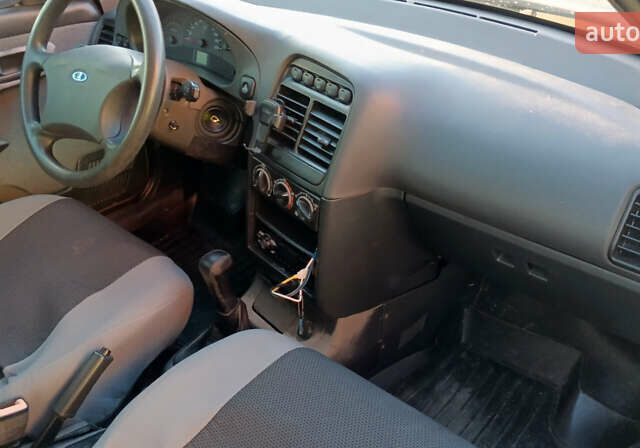 Сірий ВАЗ 2111, об'ємом двигуна 1.6 л та пробігом 182 тис. км за 2100 $, фото 14 на Automoto.ua