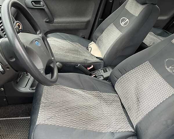 Серый ВАЗ 2111, объемом двигателя 1.6 л и пробегом 37 тыс. км за 3000 $, фото 5 на Automoto.ua