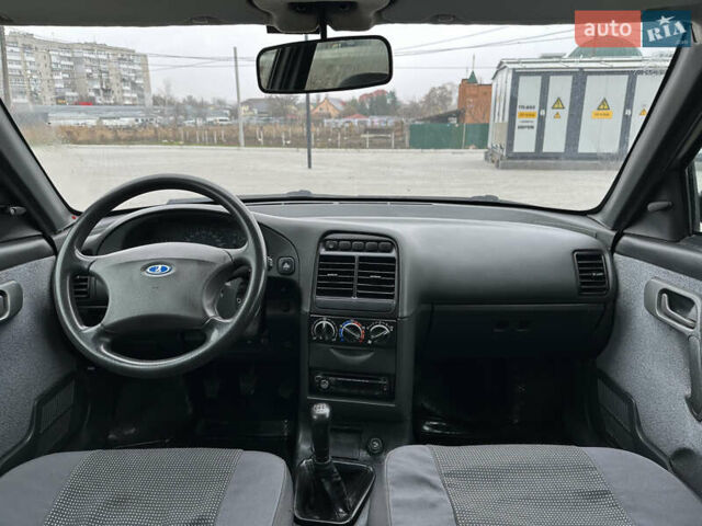 Серый ВАЗ 2111, объемом двигателя 1.5 л и пробегом 138 тыс. км за 2750 $, фото 18 на Automoto.ua