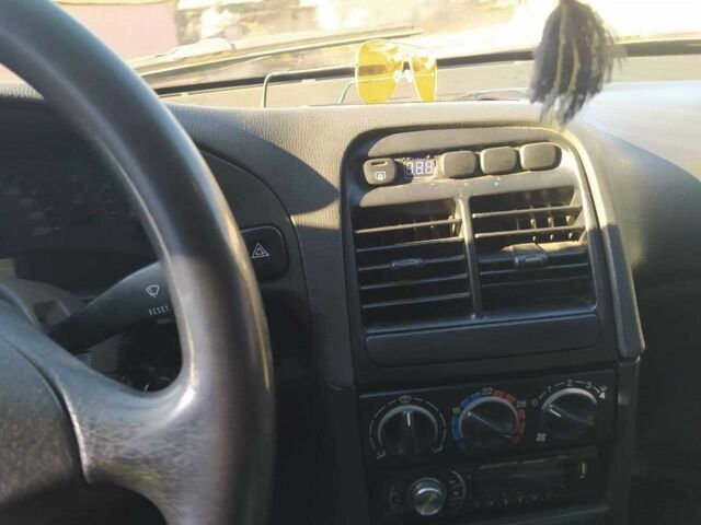 Серый ВАЗ 2111, объемом двигателя 1.6 л и пробегом 202 тыс. км за 2850 $, фото 15 на Automoto.ua