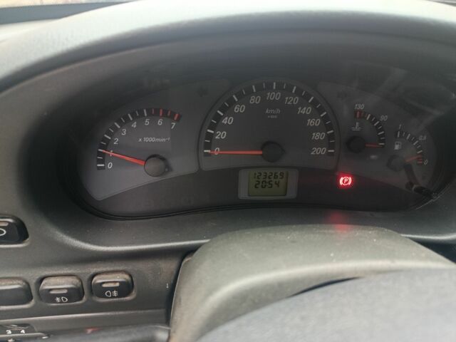 Серый ВАЗ 2111, объемом двигателя 1.6 л и пробегом 123 тыс. км за 3200 $, фото 5 на Automoto.ua