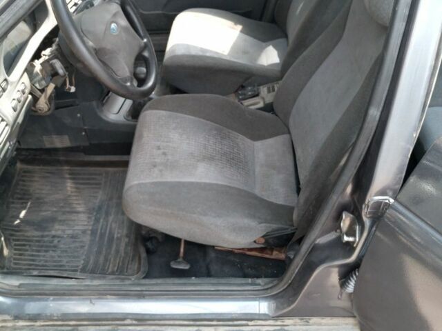 Серый ВАЗ 2111, объемом двигателя 1.6 л и пробегом 145 тыс. км за 2000 $, фото 5 на Automoto.ua