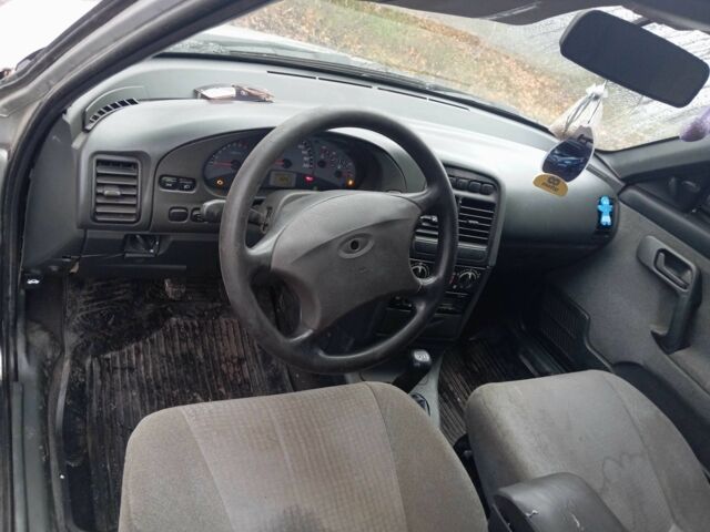 Серый ВАЗ 2111, объемом двигателя 1.6 л и пробегом 3 тыс. км за 1000 $, фото 1 на Automoto.ua