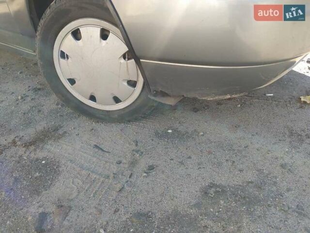 Серый ВАЗ 2111, объемом двигателя 1.6 л и пробегом 202 тыс. км за 2850 $, фото 18 на Automoto.ua