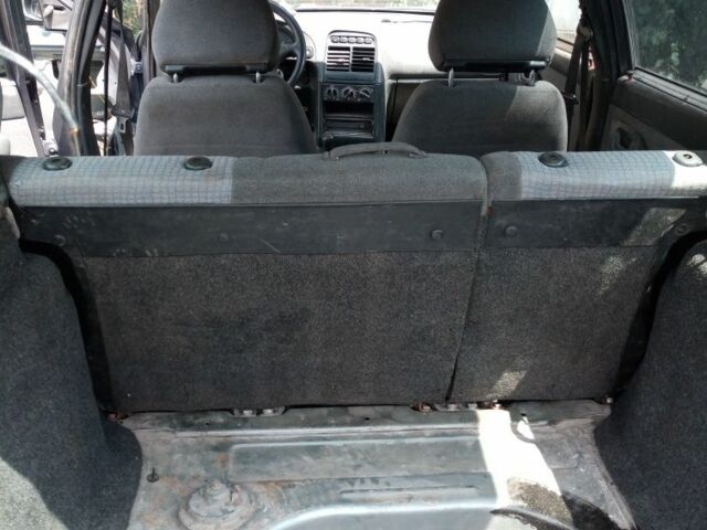 Серый ВАЗ 2111, объемом двигателя 1.6 л и пробегом 145 тыс. км за 2000 $, фото 7 на Automoto.ua